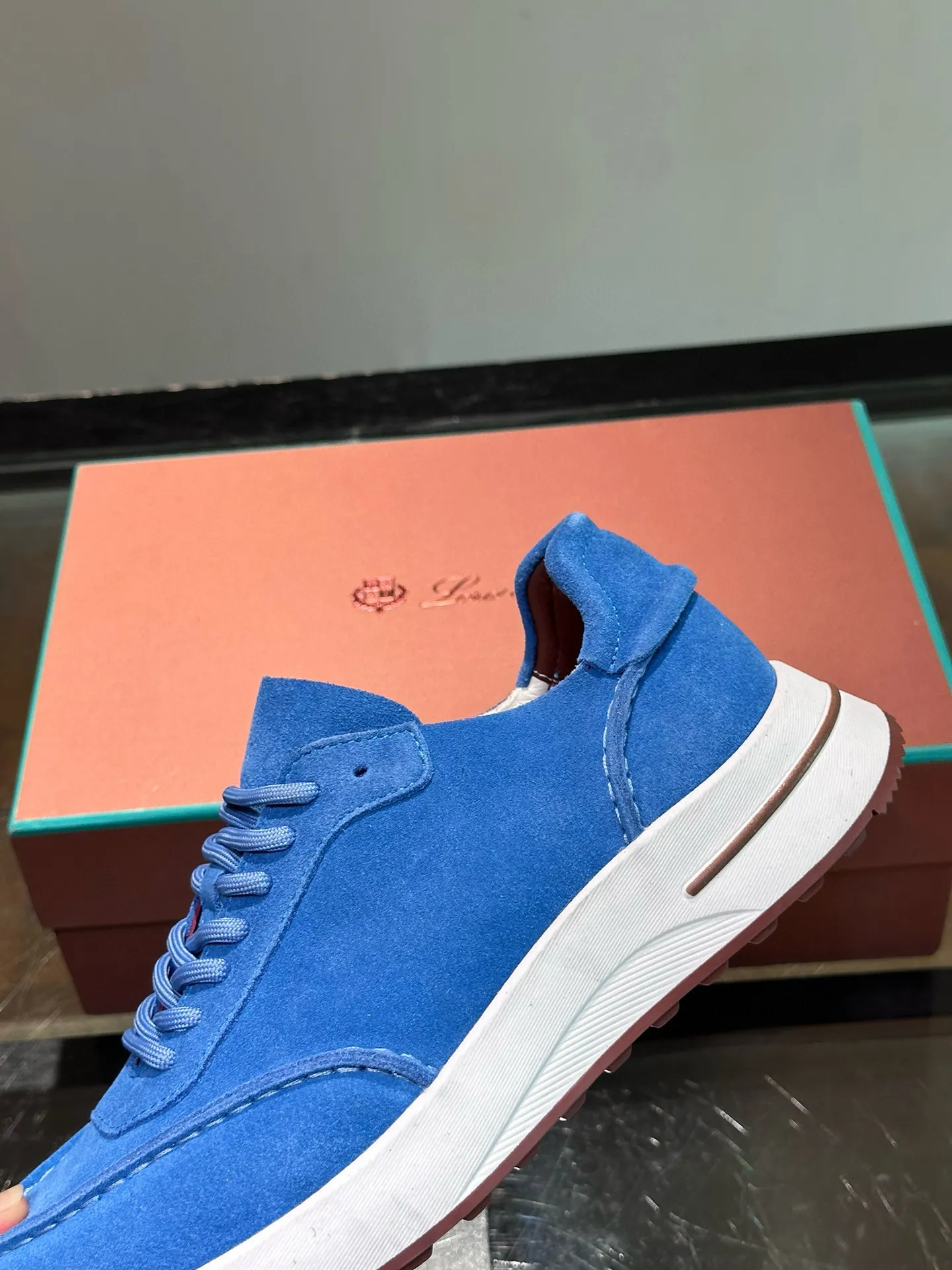 Factory price: 540💰Loro men's shoes💰iana niche Loro classic jogging shoes, men's lace-up casual shoes and sneakers, high-quality lightweight and comfortable fabrics, suitable for outdoor leisure, the color scheme is young and energetic, and it looks great with sportswear or casual suits! Size: 39-46 (customized sizes of 45 and 46 are non-refundable)